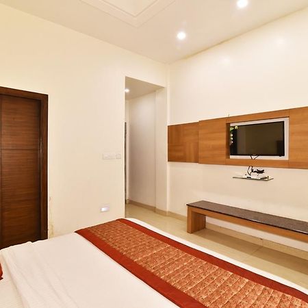Hotel B-Comfort Amritsar Zewnętrze zdjęcie