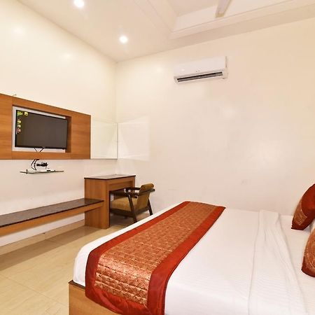 Hotel B-Comfort Amritsar Zewnętrze zdjęcie