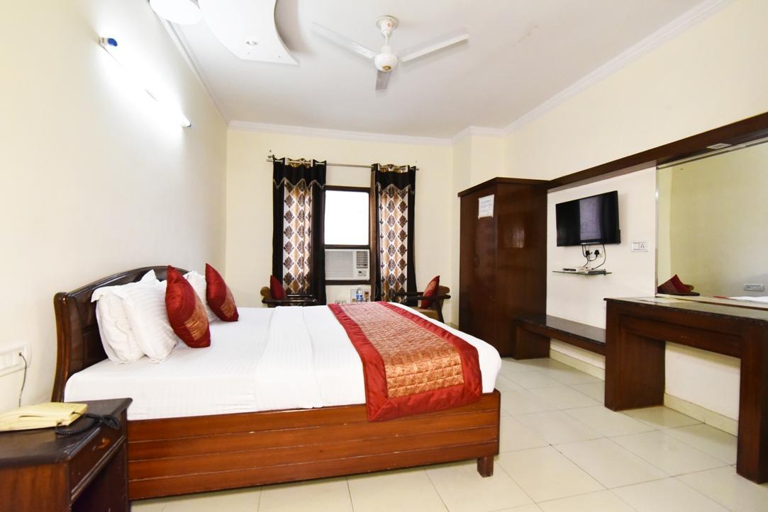 Hotel B-Comfort Amritsar Zewnętrze zdjęcie