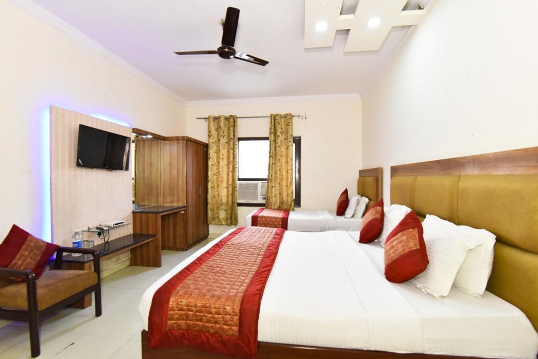 Hotel B-Comfort Amritsar Zewnętrze zdjęcie