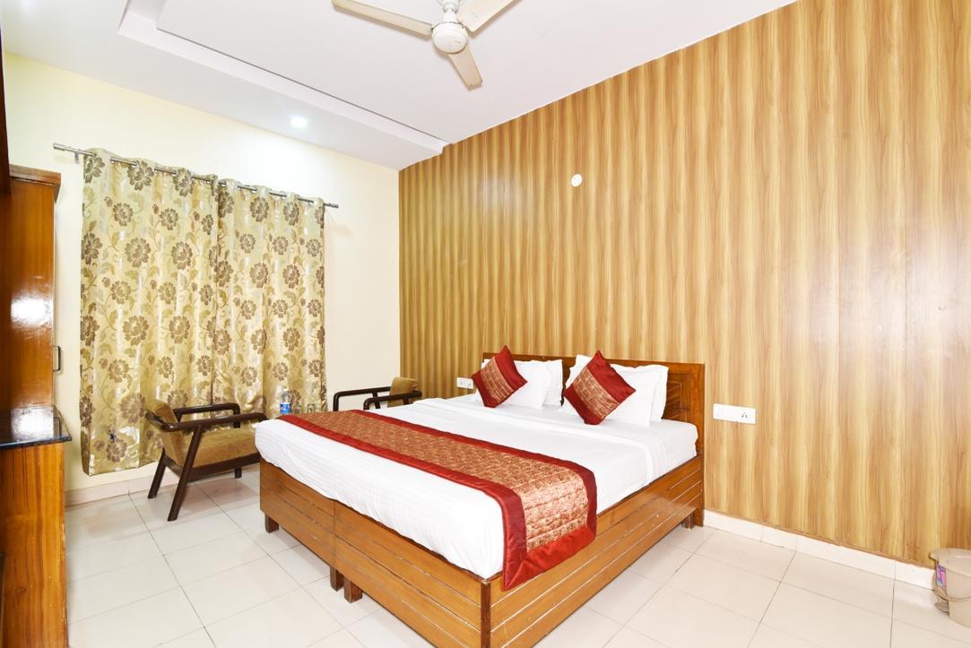 Hotel B-Comfort Amritsar Zewnętrze zdjęcie