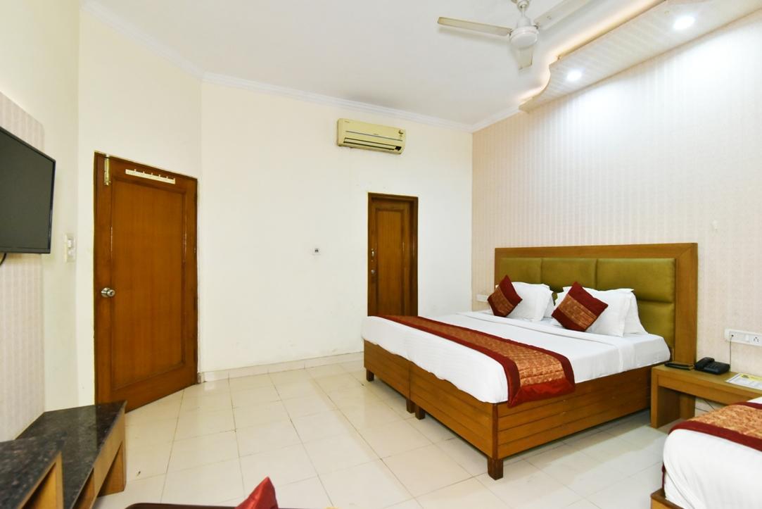 Hotel B-Comfort Amritsar Zewnętrze zdjęcie